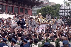 Portable shrine paraded through streets in Sanja Matsuri